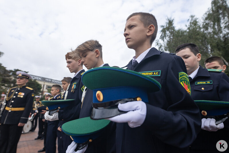 В центре Калининграда прошла акция памяти жертв Беслана (фоторепортаж) - Новости Калининграда | Фото: Александр Подгорчук / «Клопс»