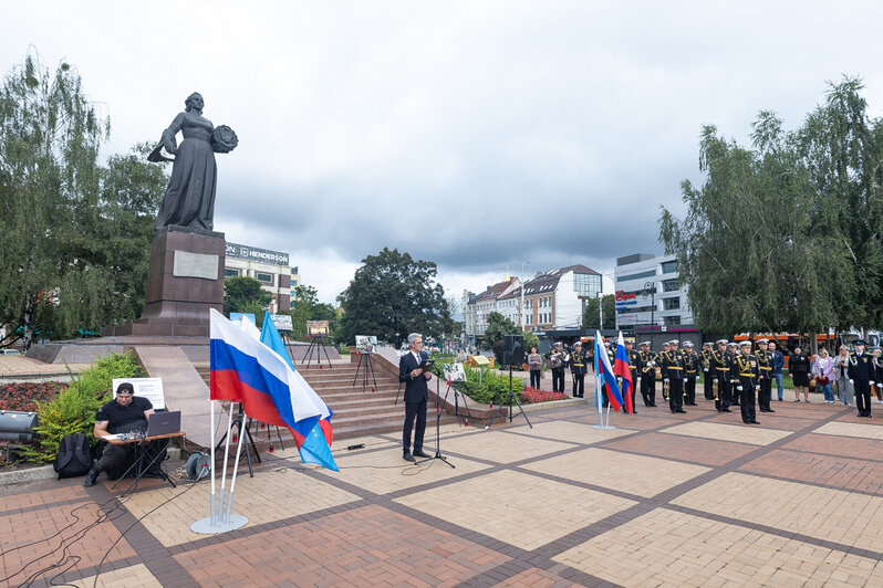 В центре Калининграда прошла акция памяти жертв Беслана (фоторепортаж) | Фото: Александр Подгорчук 