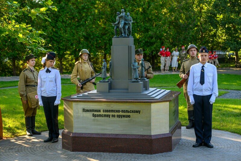 В центре Калининграда открыли «Спасённую Европу» (фото)  | Фото: Александр Мелехов