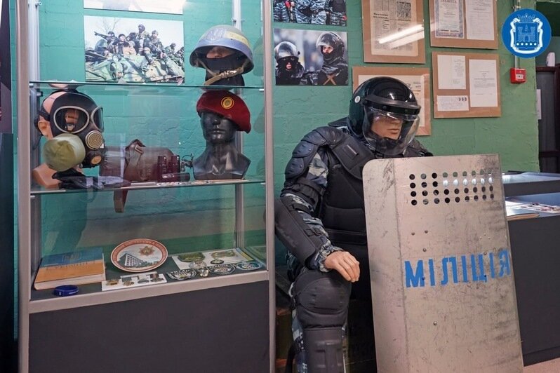 Беспрозванных передал подарки в музей СВО - Новости Калининграда | Фото: правительство региона 