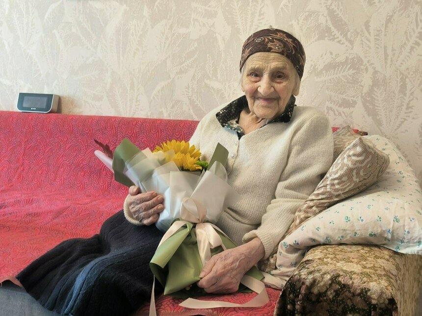 Калининградке Евдокии Лаврентьевне Валовой, прошедшей войну, исполнилось 102 года    - Новости Калининграда | Фото: пресс-служба регионального парламента