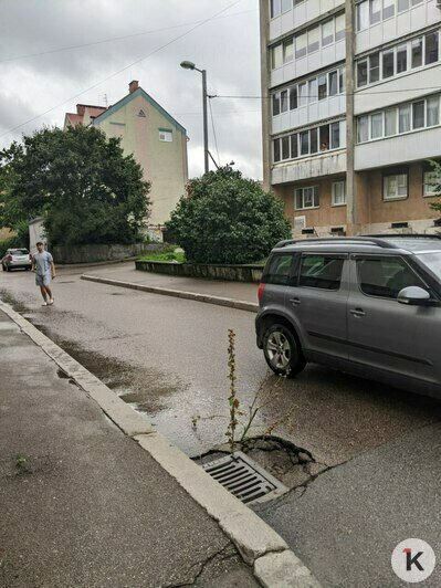 «Боимся, что уйдём под землю»: на Ярославской и Воздушной появились новые провалы (фото) - Новости Калининграда | Фото: «Клопс»