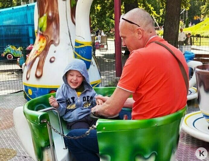 Благодаря усилиям родных и помощи неравнодушных, Лёвушка растёт как любой малыш | Фото: архив герини материала