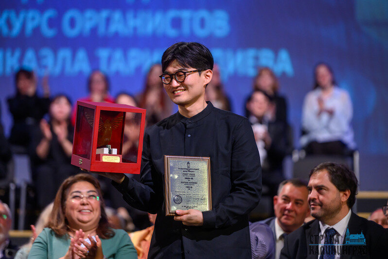 Победитель получил &quot;Янтарного ангела&quot; | Фото: Александр Мелехов