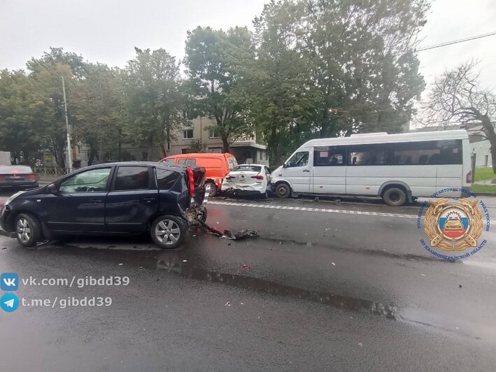 В полиции рассказали о пострадавших в ДТП на Невского, после которого полуголый водитель устроил истерику - Новости Калининграда | ГАИ Калининградской области 