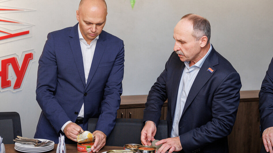 Алексей Беспрозванных вспомнил вкус детства на рыбзаводе «За Родину» - Новости Калининграда