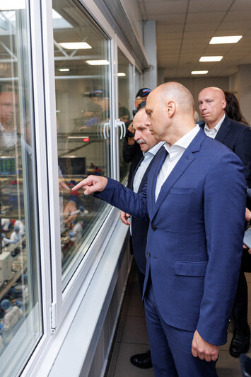Алексей Беспрозванных вспомнил вкус детства на рыбзаводе «За Родину» - Новости Калининграда