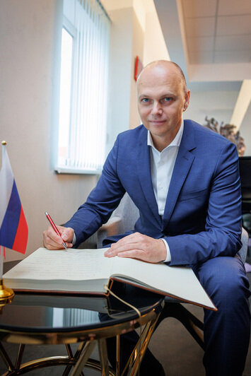 Алексей Беспрозванных вспомнил вкус детства на рыбзаводе «За Родину» - Новости Калининграда