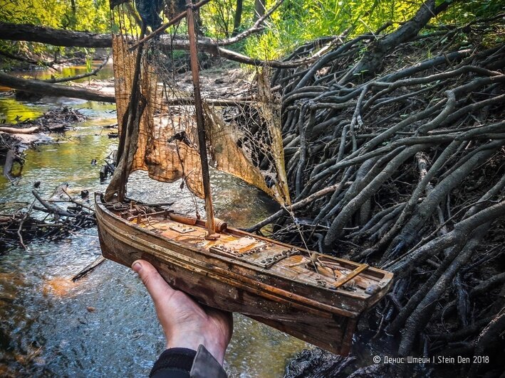 Приплыл по реке, запутался в корнях: калининградский фотограф 7 лет разыскивает хозяина таинственного парусника (фото)   - Новости Калининграда | Фото: Денис Штейн