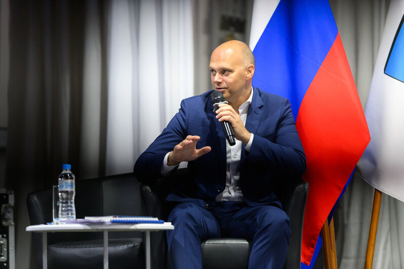 Губернатор продемонстрировал готовность не только слушать, но и оперативно реагировать, давая конкретные поручения ответственным лицам | Фото: Александр Мелехов