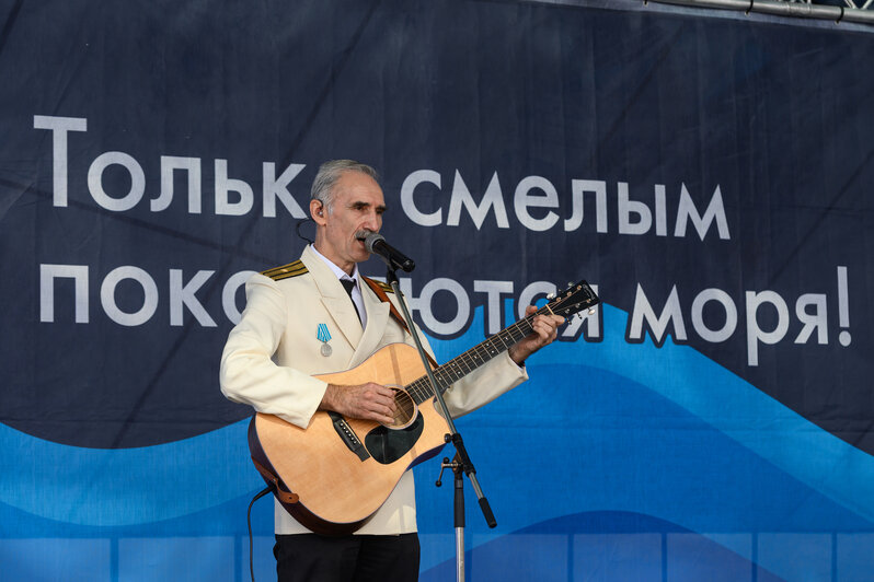 Гребная регата и оркестр на теплоходе: как в Калининграде прошёл водный праздник | Фото: пресс служба ММО