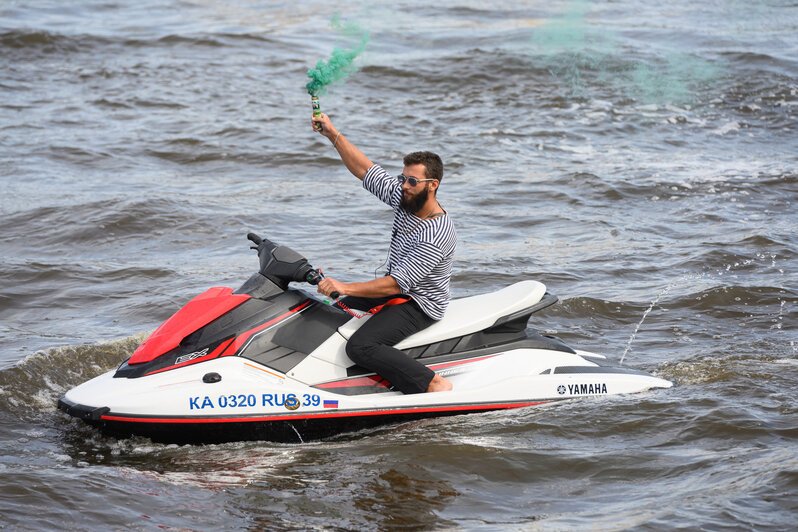 Гребная регата и оркестр на теплоходе: как в Калининграде прошёл водный праздник | Фото: пресс служба ММО