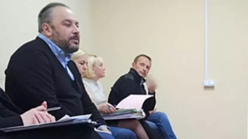 Янтарный средний палец: приговор директору детской спортшколы за неуважение к суду вступил в законную силу   - Новости Калининграда | Фото: Александр Московец