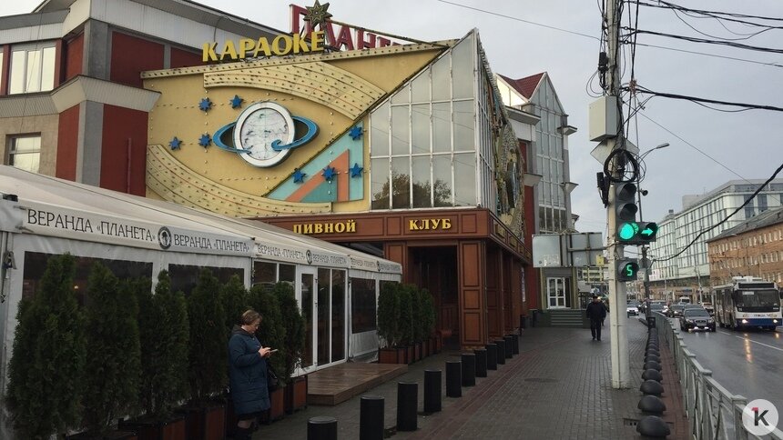В ГАИ пообещали автоматически штрафовать паркующихся под знаком и возле остановок в центре Калининграда - Новости Калининграда | Фото: Александр Подгорчук / Архив «Клопс»