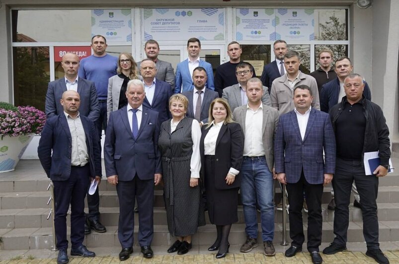 В Зеленоградском округе назначили нового главу вместо Сергея Кошевого  - Новости Калининграда | Фото: группа во «ВКонтакте» Совета депутатов Зеленоградского муниципального округа 