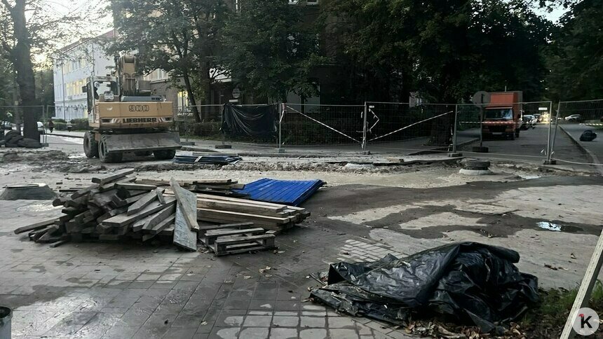 Яму размером с двух слонов засыпали, но это ещё не конец: в «Водоканале» назвали сроки открытия дороги у зоопарка - Новости Калининграда | Фото: «Клопс»