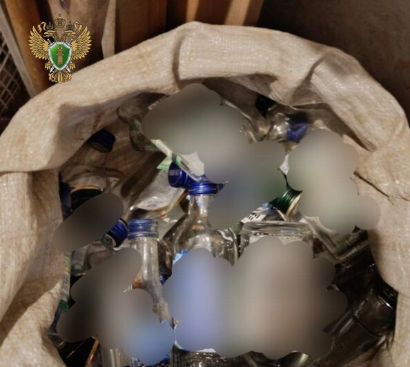 Пол-литра за сто рублей: подозреваемый в разливе смертельной «бормотухи» в Ленобласти, имел проблемы с законом - Новости Калининграда | Фото: прокуратура Ленинградской области 