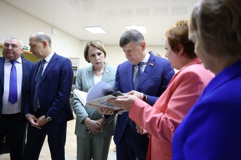 Хлеб, туризм и сельхозтехника: в областном Заксобрании презентовали Озёрский округ  - Новости Калининграда | Фото: пресс-служба регионального парламента