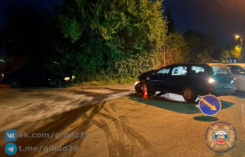 На Айвазовского 16-летний «призрачный гонщик» спровоцировал аварию, его юную спутницу увезли в больницу - Новости Калининграда | Фото: ГАИ Калининградской области 