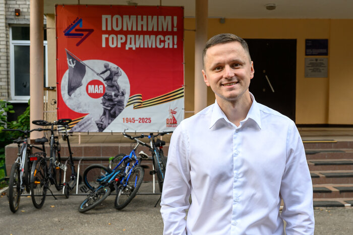 Молодой директор школы № 47 Виталий Бобров - за синтез поколений | Фото: Александр Мелехов