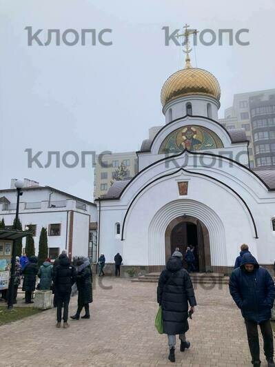 «Там человек 300!»: калининградцы в Крещение выстроились в огромные очереди в церкви за святой водой (фото)   - Новости Калининграда | Фото: очевидец