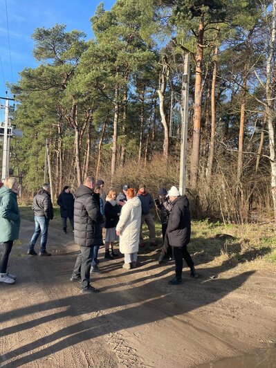 В Покровском чиновники отправились гулять по поселковым бездорожьям, но местных заботит ещё несколько проблем - Новости Калининграда | Фото: администрация Янтарного городского округа 