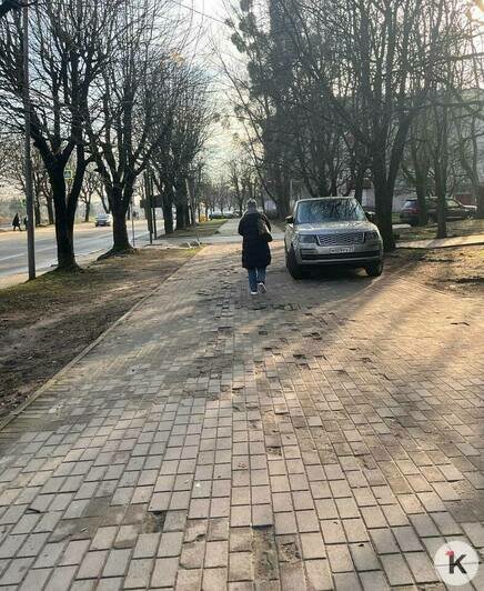 На Пролетарской убрали разрешающий парковку знак, с улицы началась эвакуация (фото) - Новости Калининграда