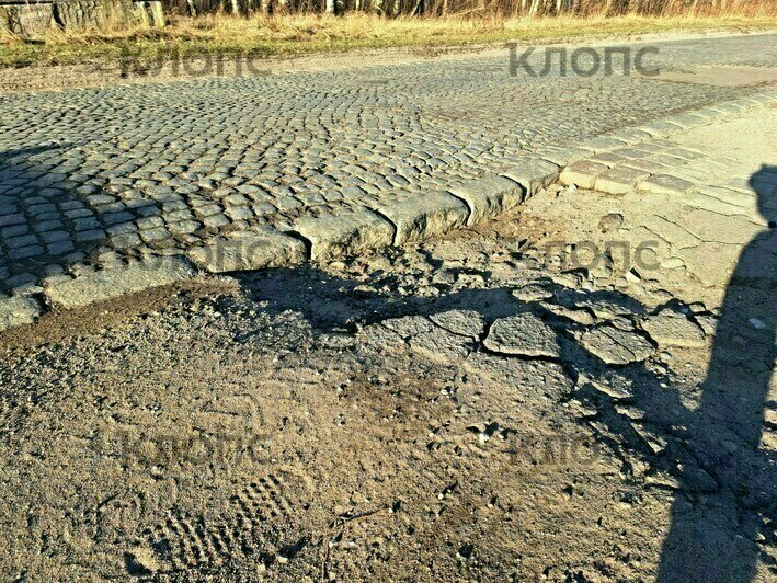 Кормят обещаниями шесть лет: советчане жалуются на разбитую дорогу и отсутствие освещения в жилом микрорайоне (фото, видео) - Новости Калининграда | Фото: Анна