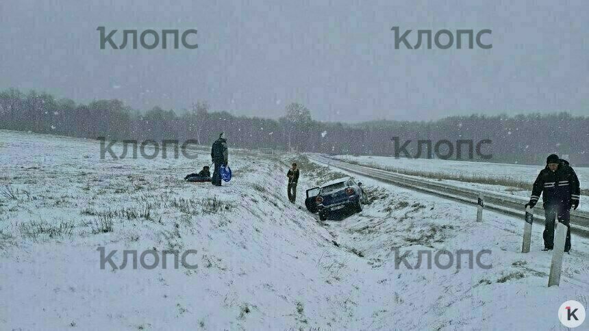 В Романово кроссовер сполз в кювет - Новости Калининграда | Фото: очевидец