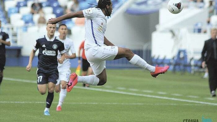 Игроков «Балтики»  лишили бананов и пиццы