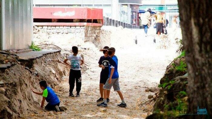 &quot;Не сегодня завтра&quot;: власти Калининграда в очередной раз пообещали огородить стройку на Рокоссовского