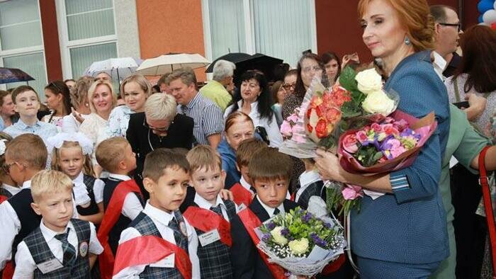 Что подарить любимому учителю