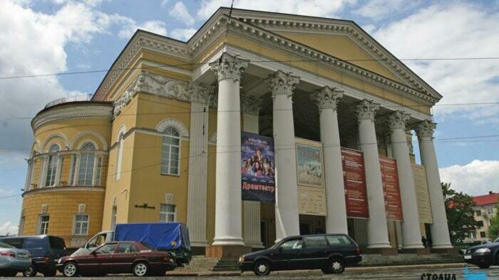 Концерты, выставки и кино отменяются