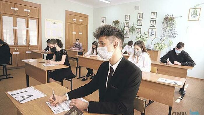 Учителя на паузу не поставишь,  а видеоурок можно