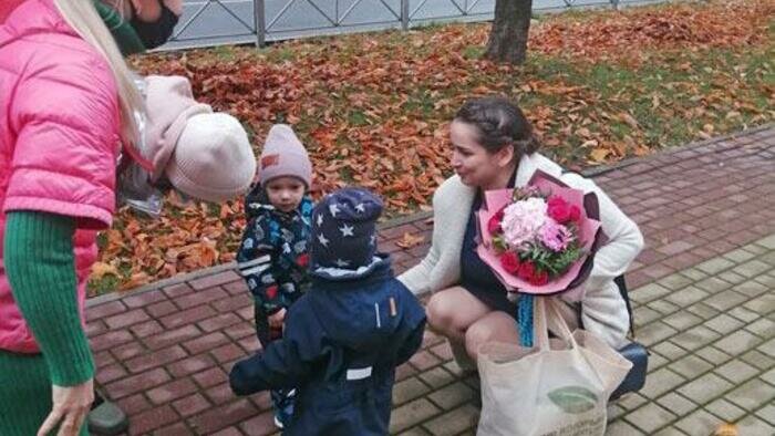 Обвиняемого в убийстве неонатолога пришли поддержать мамы со спасенными ею детьми