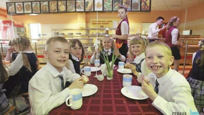 Школьников ждут стипендии,  горячее питание и льготный проезд