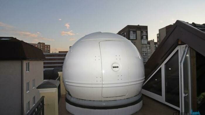 В кадре то ли девушка, то ли туманность 