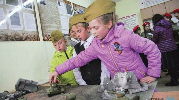 Школе присвоили имя  Героя Советского Союза