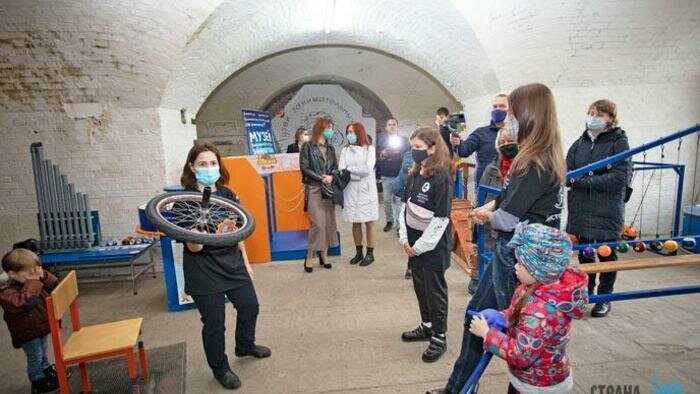 Невесомость, мыльные пузыри и зарядник из яблок