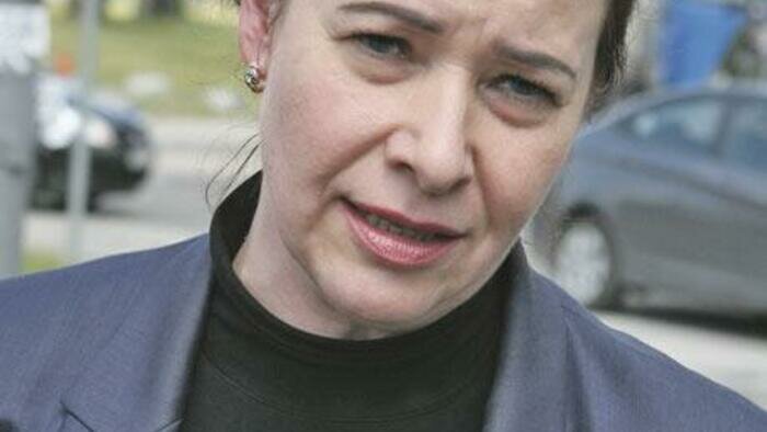 Сильный министр ушла  от губернатора к мэру