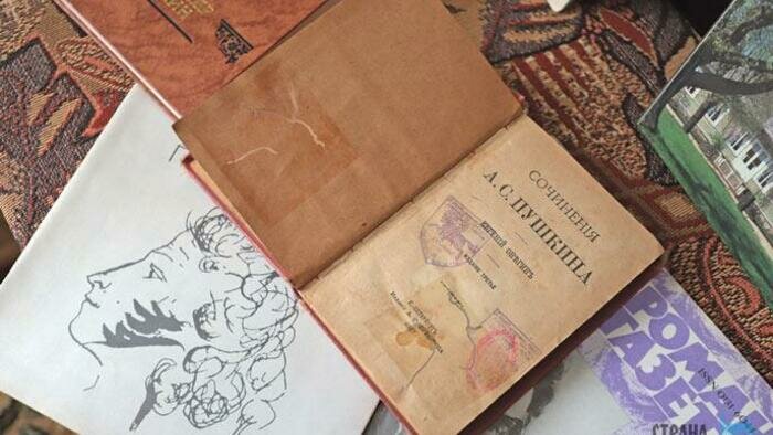 Книги «выбрасывали»  по средам 