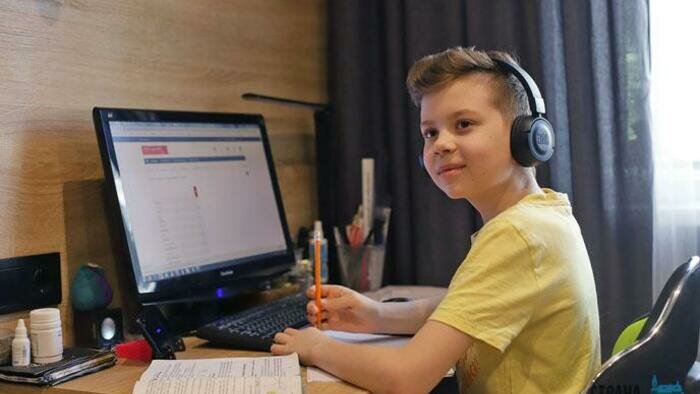 Школьники стали «жить» с ноутбуками и гаджетами