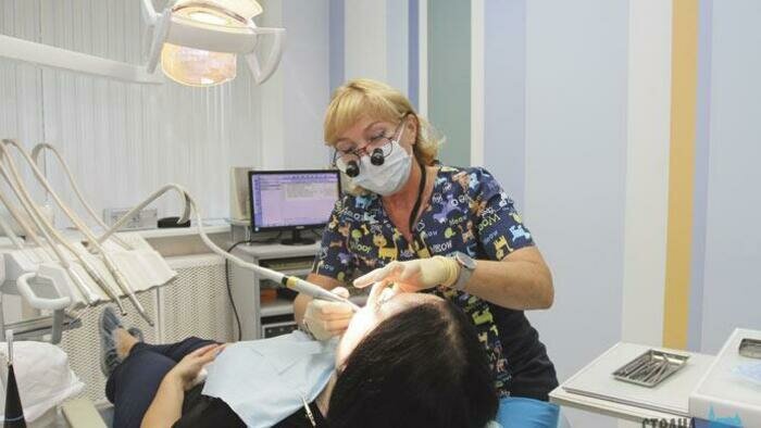 Косметологам  и стоматологам разрешили работать