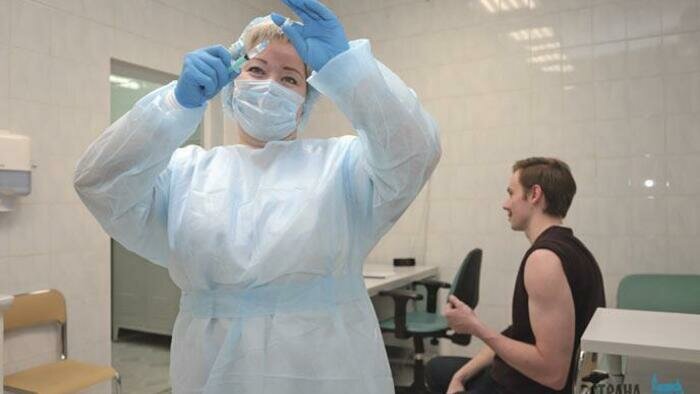 Педагогов тестировать на коронавирус не планируют