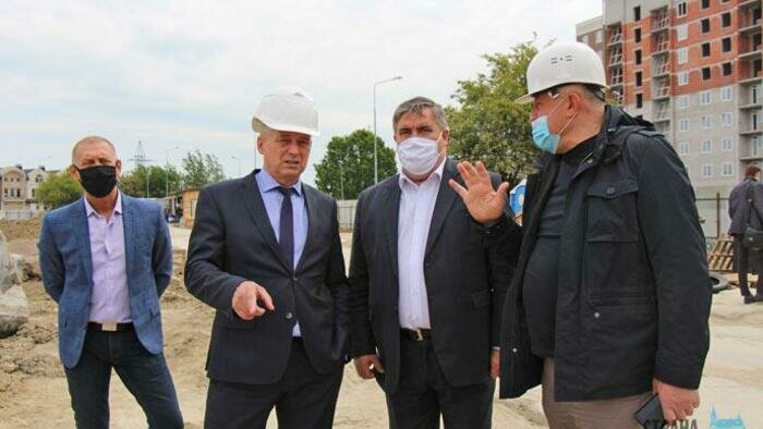 Сдавать будут по школе в год