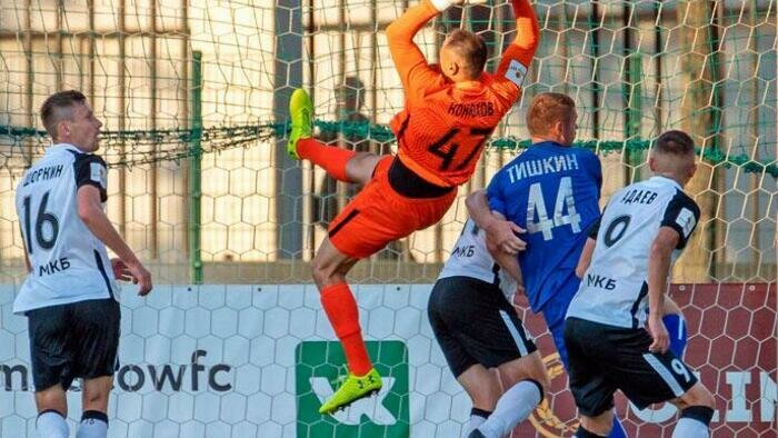 Защитник «Балтики» лишился двух зубов