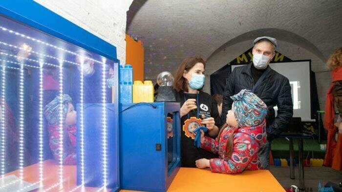 Невесомость, мыльные пузыри и зарядник из яблок