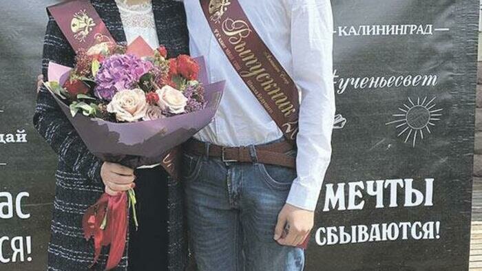 Ленты выпускникам-2020 доставили на дом