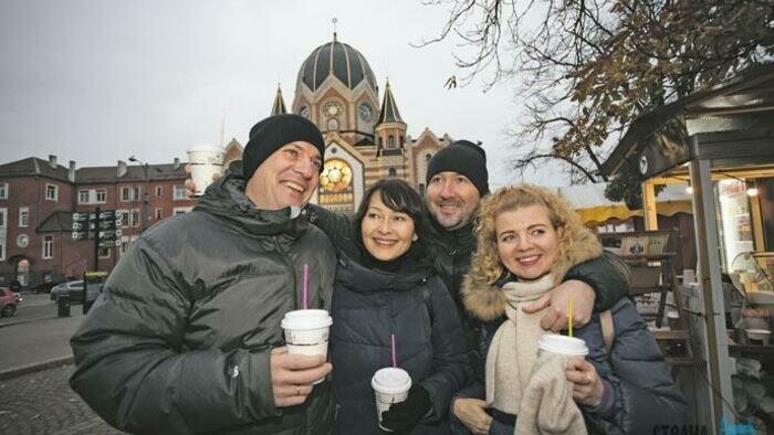 Россияне несчастны из-за неравенства и недоверия