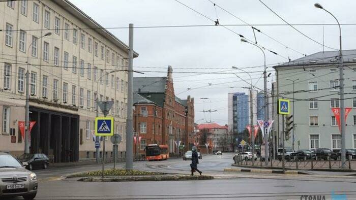 Горожане от души аплодируют медикам